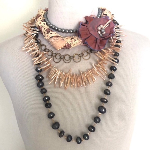 BEAUTIFUL BOHEMIAN STYLE NECKLACE. - Picture 2 of 7